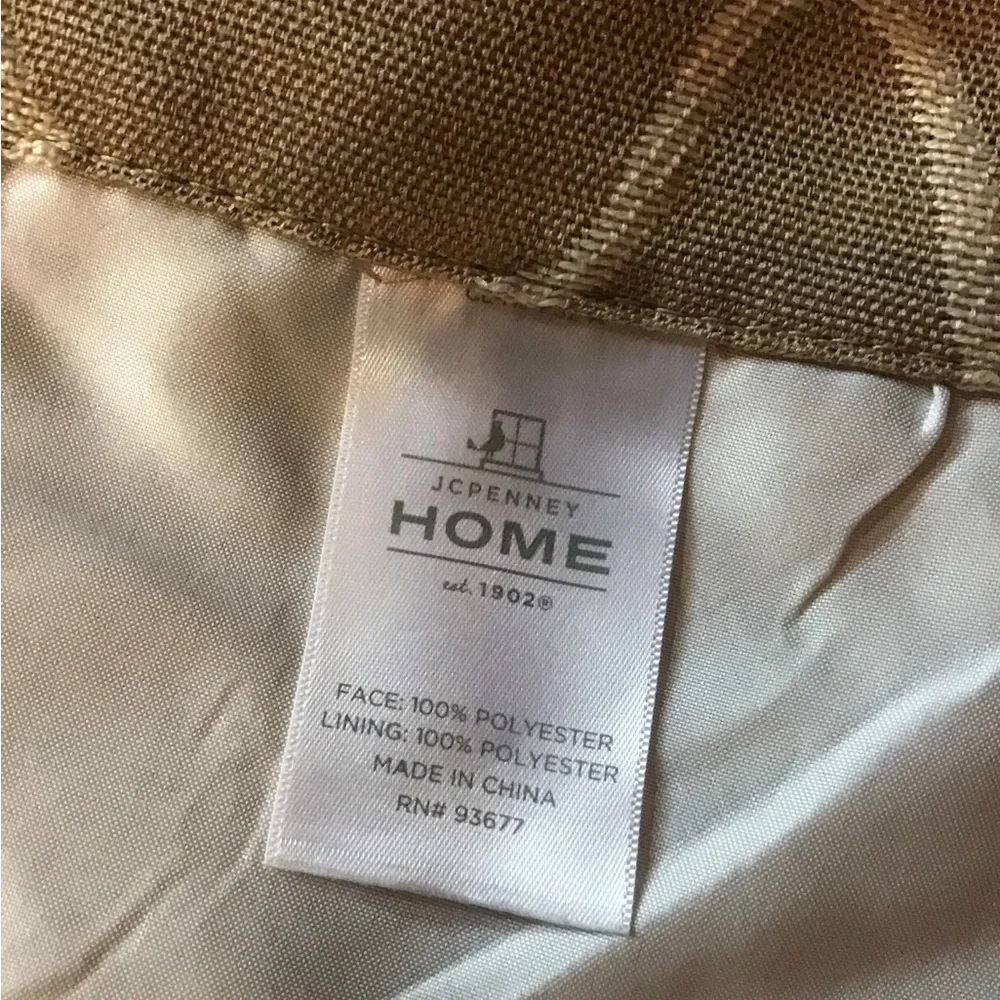 jCPenny drapes a total of 7 there are 5 valances and 2 drapes